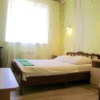 Двухместный (Двухместный номер с двуспальной кроватью и дополнительной кроватью), Гостевой дом Моника