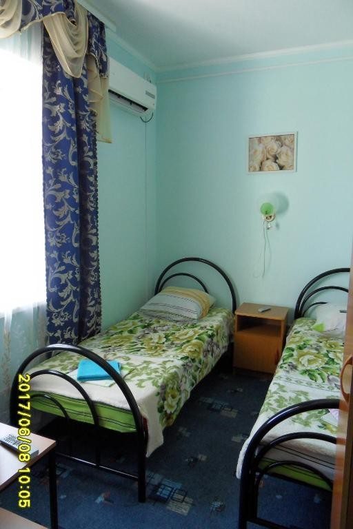 Двухместный (Бюджетный двухместный номер с 2 отдельными кроватями) гостевого дома На Уютной, Витязево