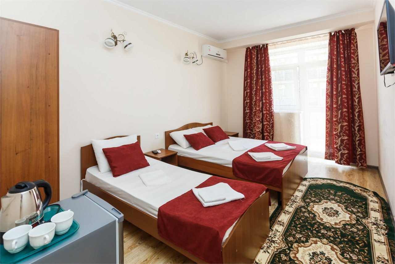 Трёхместный и более (Трехместный номер Стандарт), Гостиница У моря