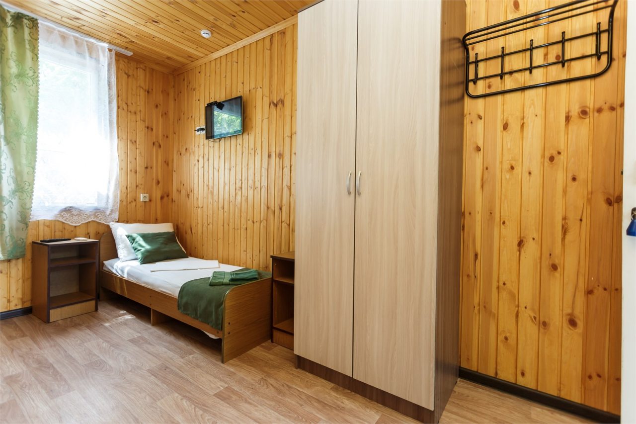 Трёхместный и более (Трехместный номер Эконом в летнем домике), Гостиница У моря