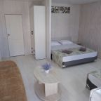 Трехместный (СТАНДАРТ Трехместный с Дополнительным местом), База отдыха Русалочка