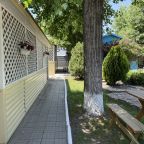 Трехместный (Домик с удобствами), База отдыха Калина красная