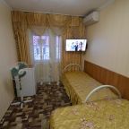 Трехместный (Стандартный трехместный номер), Гостевой дом Югра