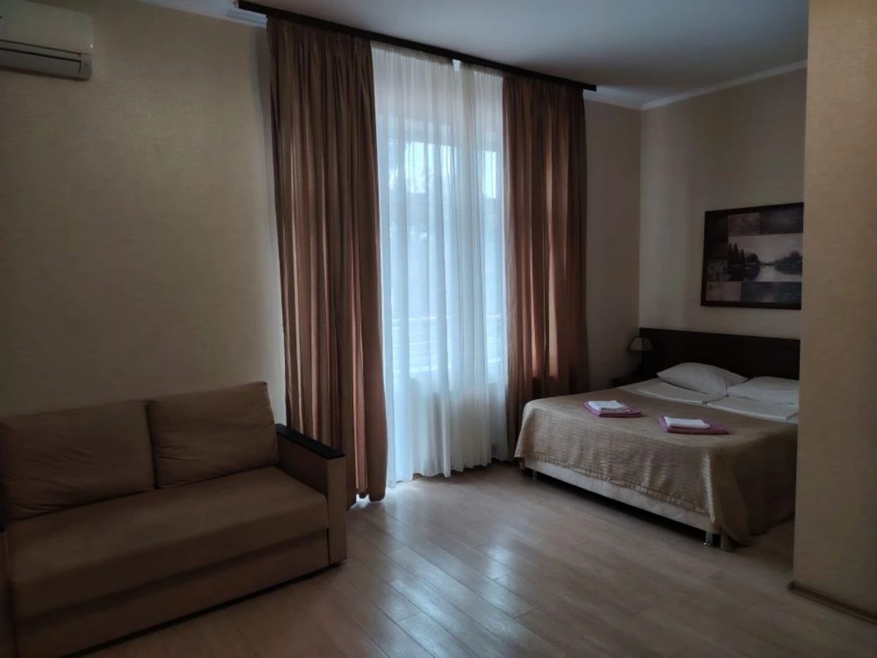 Трёхместный и более (Комфорт с балконом), Гостевой дом Нерей