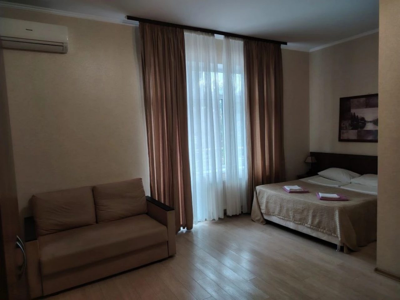 Трёхместный и более (Комфорт с балконом), Гостевой дом Нерей