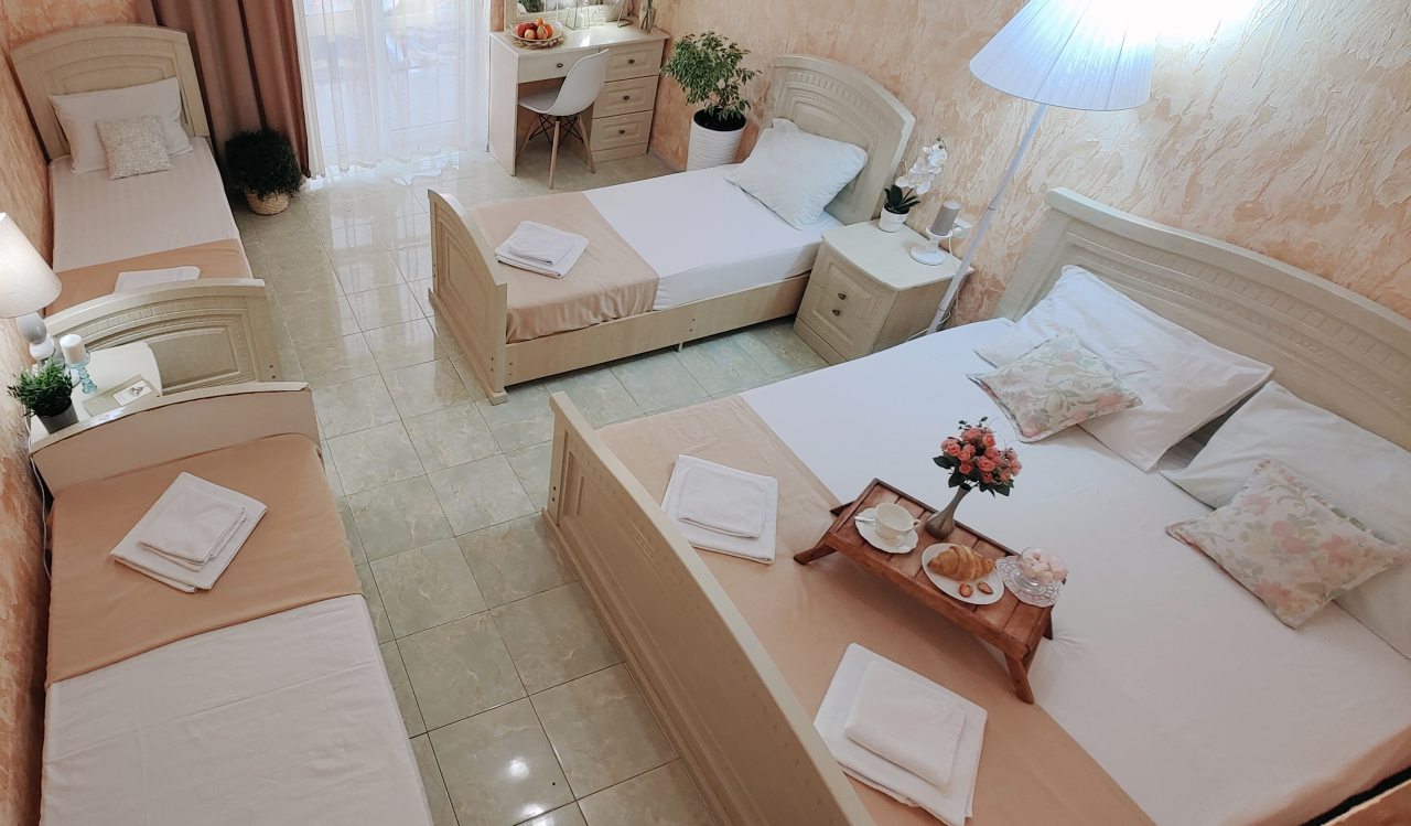 Пятиместный (Комфорт), Гостиница Золотой берег