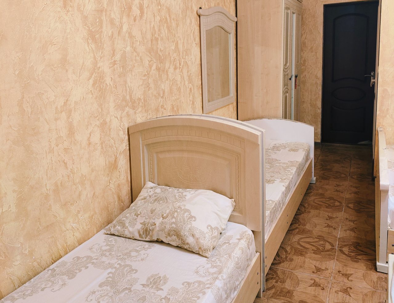 Шестиместный (Комфорт), Гостиница Золотой берег