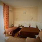 Трехместный (Трехместный номер с балконом), Гостевой дом Идиллия