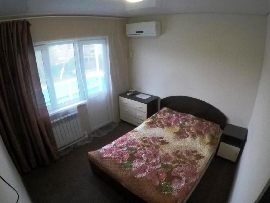 Двухместный (Улучшенный двухместный номер с 1 кроватью) гостевого дома Лес, Витязево