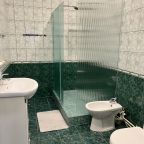 Люкс (Двухкомнатный 4-х (5-ти) местный Комфорт с балконом на бассейн), Отель Мегаполис