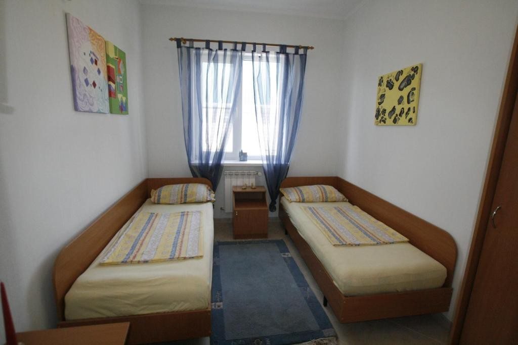 Двухместный (Двухместный номер с 2 отдельными кроватями и душем) гостевого дома Европейский, Геленджик