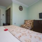 Сьюит (Номер "Комфорт  с балконом"), Отель Людмила