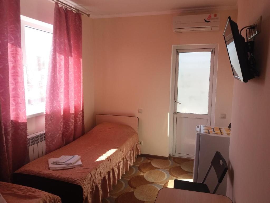 Двухместный (Бюджетный двухместный номер с 2 отдельными кроватями) гостевого дома На Островского, Геленджик