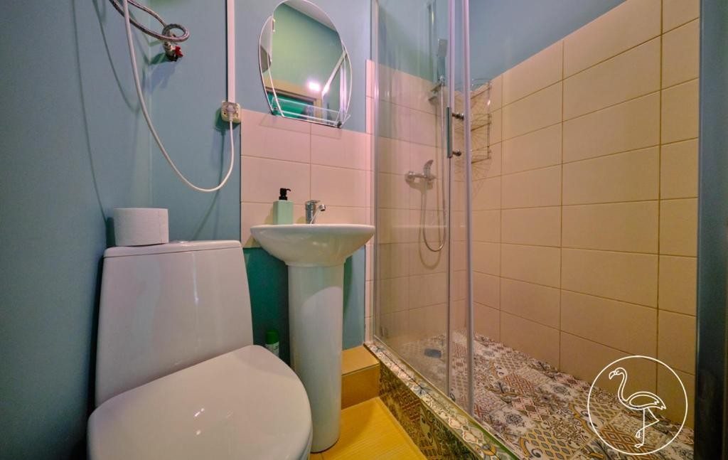 Двухместный (Двухместный номер с 1 кроватью и собственной ванной комнатой) отеля Liberty Island, Санкт-Петербург