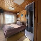 Дом (Стандарт 6-ти местный + 2 доп.), База отдыха Светлячок