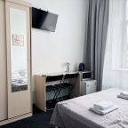 Трехместный (Трёхместный номер Комфорт), Меблированные комнаты Респекталь М27