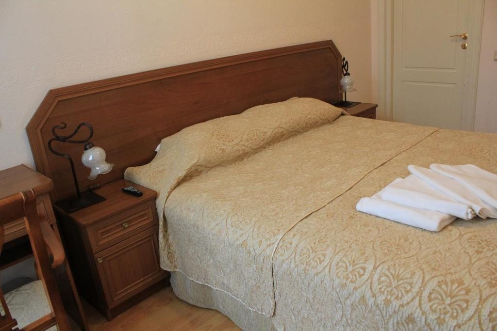 Двухместный (Двухместный номер с 1 кроватью или 2 отдельными кроватями, общая ванная комната) гостевого дома Новэль Европа, Санкт-Петербург