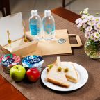 При раннем выезде, завтрак может быть упакован в ланч-бокс, Отель Северный Цветок