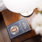 Книги в номерах и в общественных зонах, Отель Северный Цветок