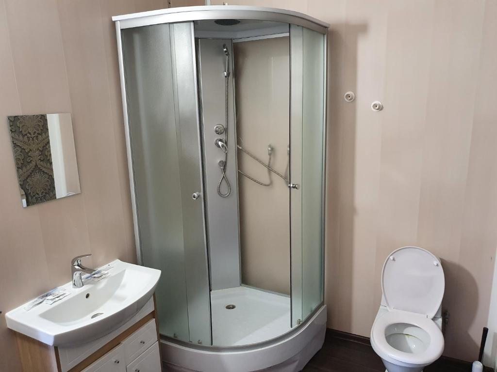 Семейный (Cемейный номер с собственной ванной комнатой) отеля Butovohotel, Москва