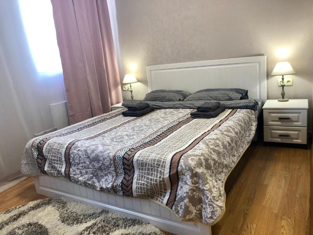 Двухместный (Номер Делюкс с кроватью размера «queen-size») мини-отеля Flori hotel, Москва