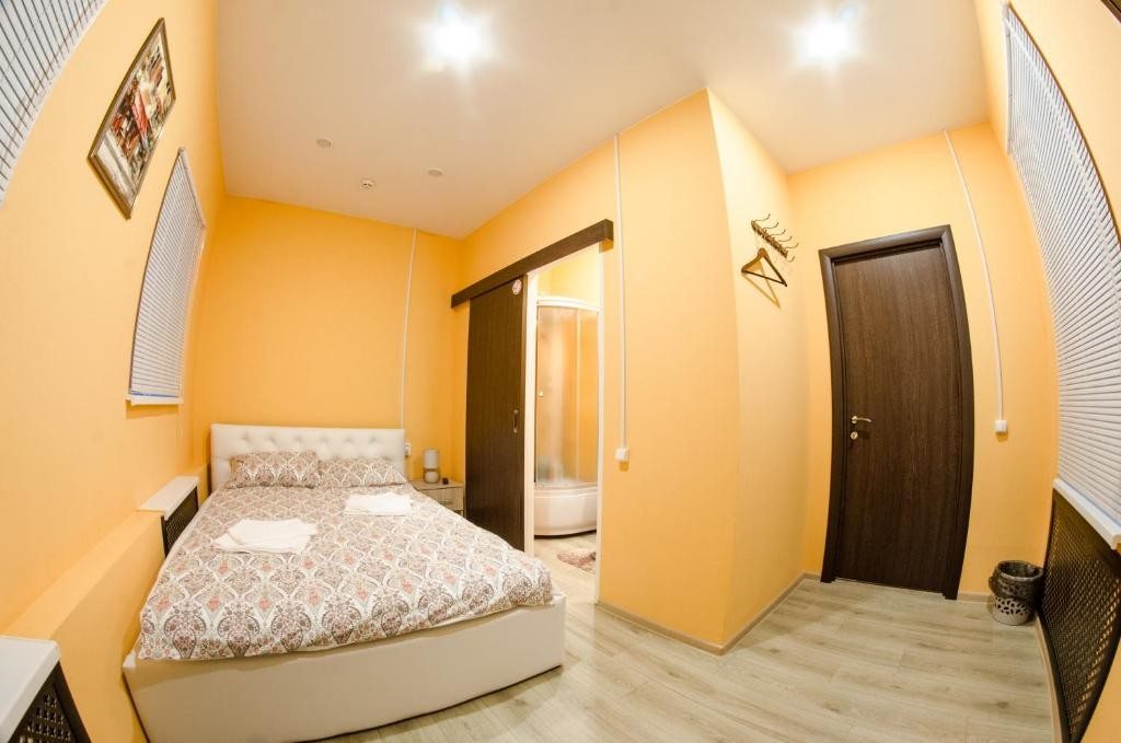 Двухместный (Двухместный номер с 1 кроватью и собственной ванной комнатой) мини-гостиницы Отельчик, Москва