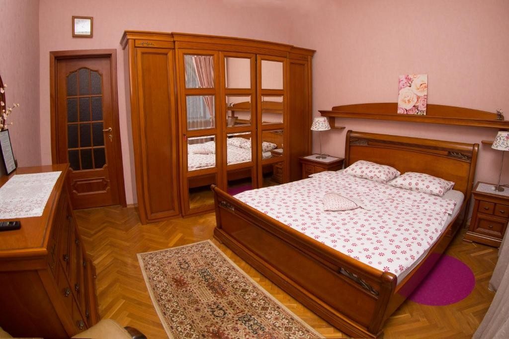 Двухместный (Номер с кроватью размера «king-size») отеля Мини-Отель Фламинго Тульская, Москва