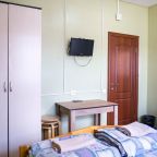 Трехместный (Номер с общей ванной комнатой), Лира Эконом Отель