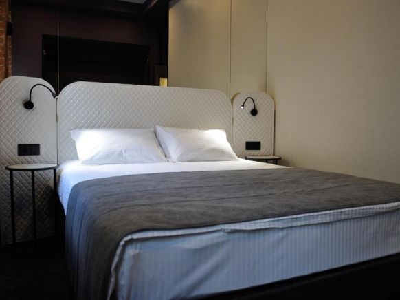 Фотография номера гостиницы Статский Советник Кустарный