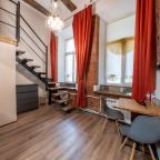 Двухместный (Студия), Меблированные комнаты Bronza