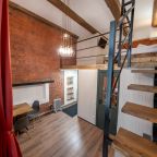 Двухместный (Студия), Меблированные комнаты Bronza