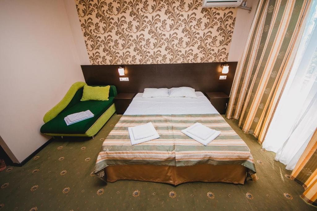 Двухместный (Улучшенный двухместный номер с 1 кроватью), Отель H2O