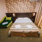 Двухместный (Улучшенный двухместный номер с 1 кроватью), Отель H2O