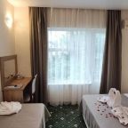 Двухместный (Улучшенный двухместный номер с 1 кроватью), Отель H2O