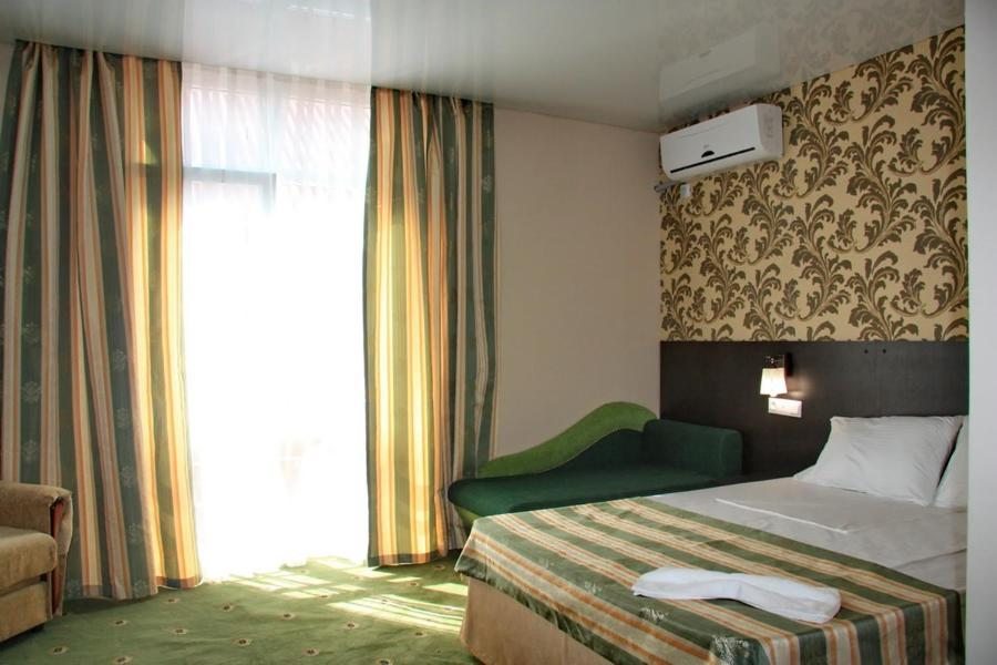 Двухместный (Улучшенный двухместный номер с 1 кроватью), Отель H2O