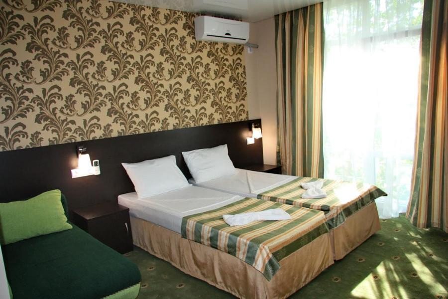 Двухместный (Улучшенный двухместный номер с 1 кроватью), Отель H2O