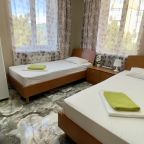 Двухместный (Стандарт с раздельными кроватями без кондиционера. Вид на море.), Гостевой дом Алина