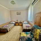 Трёхместный и более (Номер 12 эконом трехместный (1+1+1)), Гостевой дом Виктория на Блока