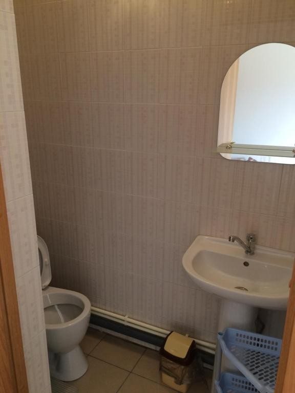 Трехместный (Трехместный номер с собственной ванной комнатой) гостевого дома на Курганной, Геленджик