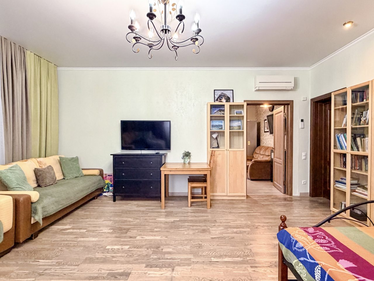 Шестиместный (Апартаменты на шестерых на первом этаже с кухней, санузел напротив), Гостевой дом Семейный на Рыбникова