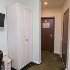 Полулюкс, Гостиница Аврора