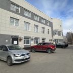 общественная автостоянка под видеонаблюдением, Гостиница Аврора