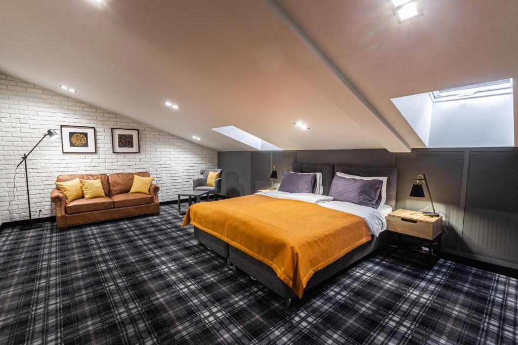Двухместный (Улучшенный двухместный номер с 1 кроватью или 2 отдельными кроватями ― мансарда) отеля Key, Тула