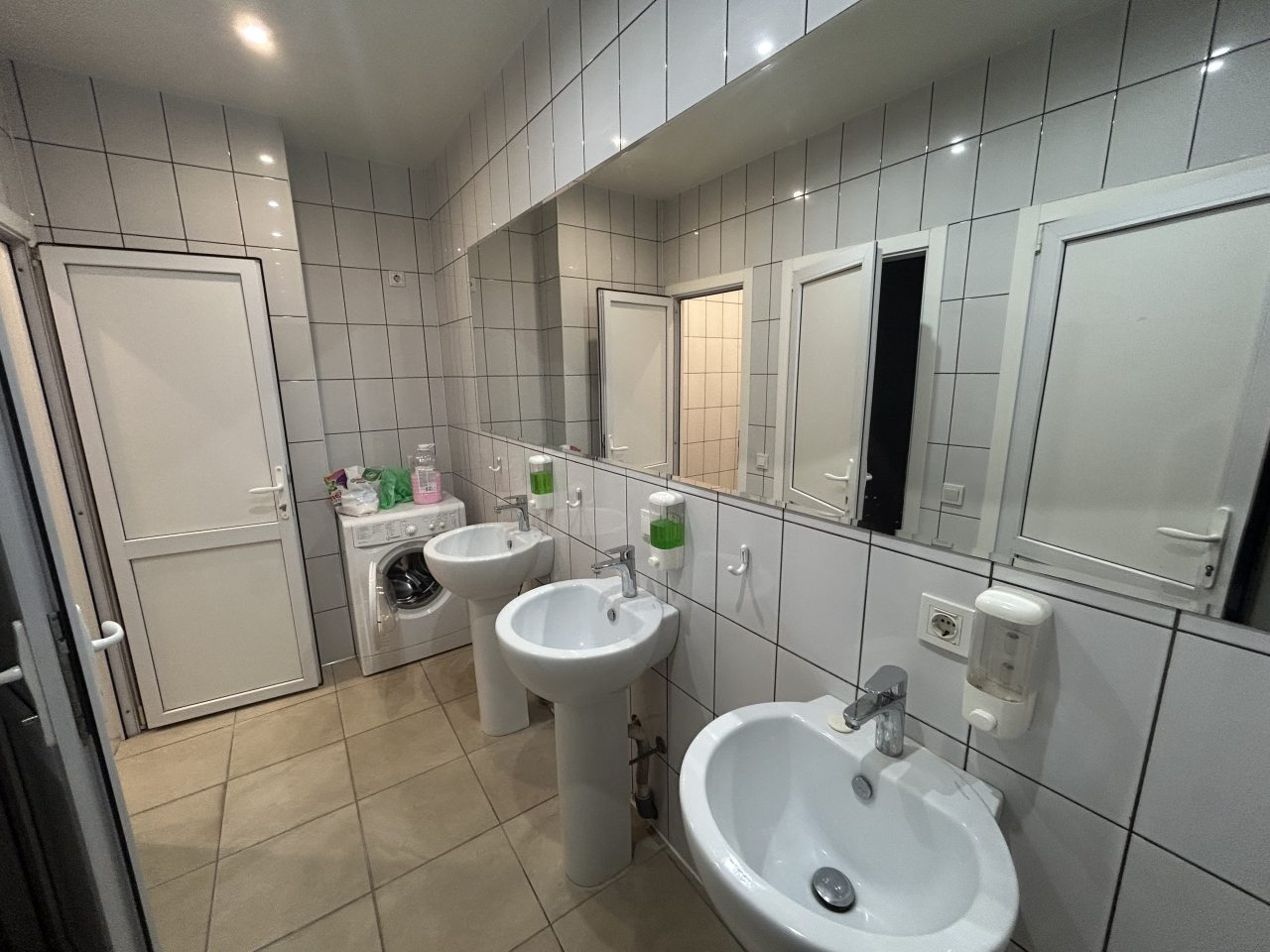 Трехместный (Трехместный номер эконом-класса с общей ванной комнатой), Гостиница Морган