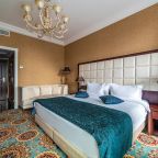 De Luxe (С балконом), Отель Nevskiy Eclectic by Akyan
