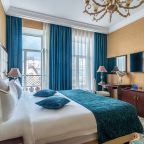 De Luxe (С балконом), Отель Nevskiy Eclectic by Akyan