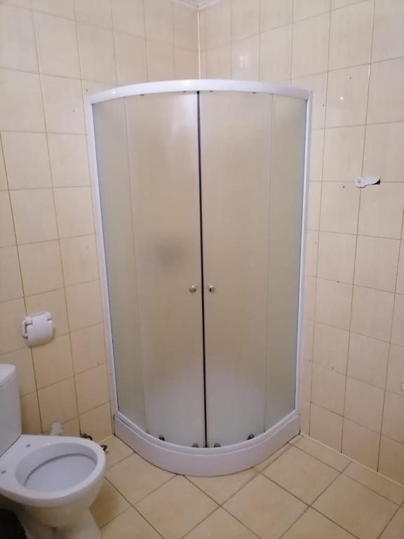 Трехместный (Трехместный номер с общей ванной комнатой) гостевого дома Гостиный двор, Черняховск