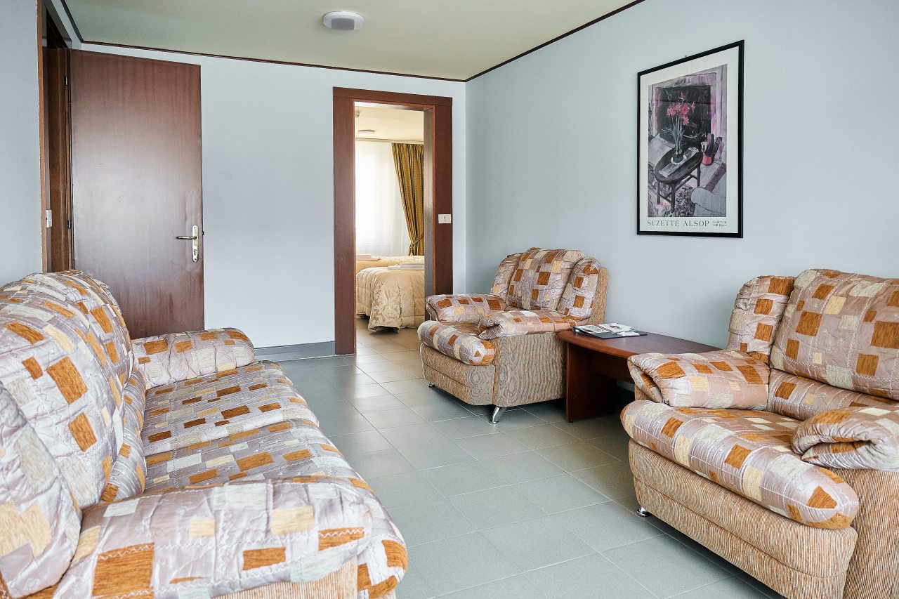 Апартаменты (Апартаменты2), Отель Русь