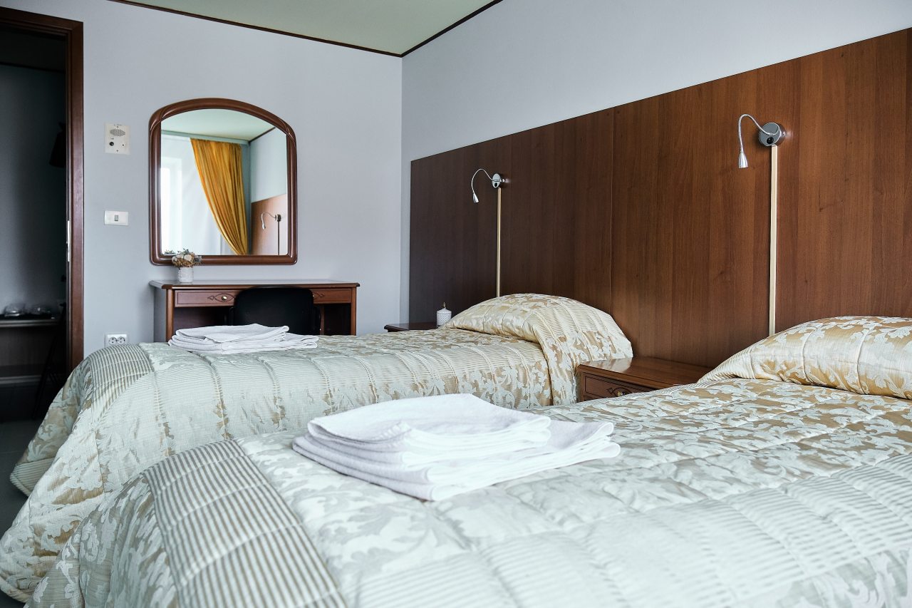 Апартаменты (Апартаменты1), Отель Русь