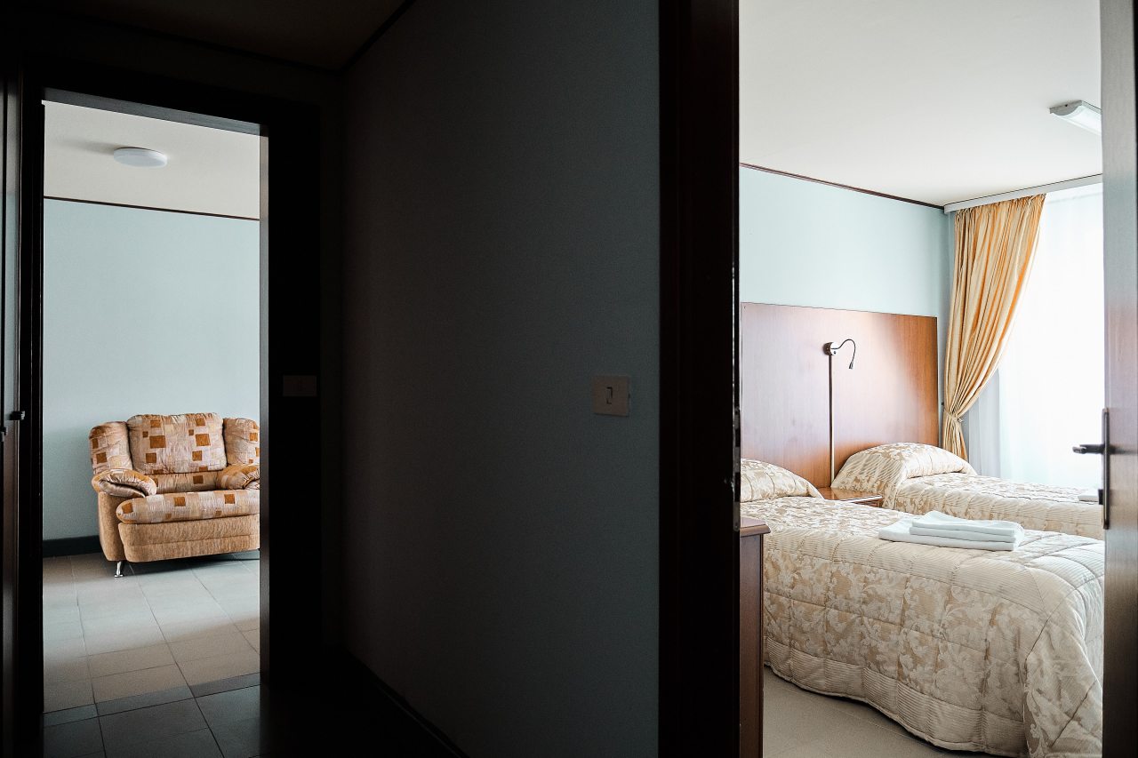 Апартаменты (Апартаменты1.1), Отель Русь